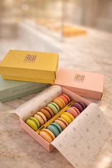 Karışık Macaron Sepeti (12 Adet) görseli