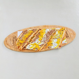 Kıymalı Yumurtalı Pide görseli