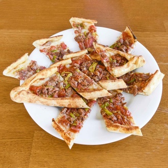 Kuşbaşı Kaşarlı Mantarlı Pide görseli