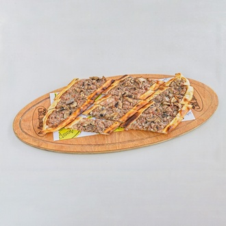 Kıymalı Mantarlı Pide görseli