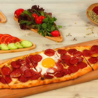 Sucuklu Yumurtalı Pide görseli