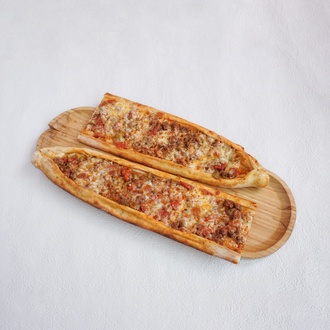 Kuşbaşılı Kaşarlı Pide görseli