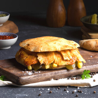 Tombik Ekmek Arası Tavuk Döner görseli