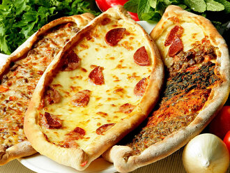 Kıymalı Kaşarlı Pide görseli