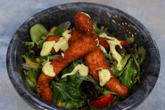 Çıtır Tavuklu Salata görseli