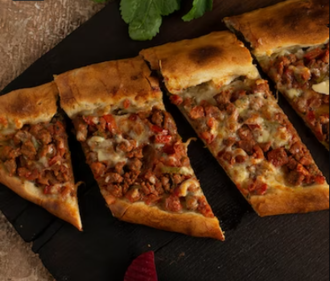Kuşbaşılı Pide (Açık) görseli