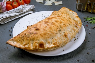 İtalyan Usulü Kavurmalı Kapalı Pizza görseli