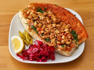 Ekmek Arası Tavuk Tantuni görseli