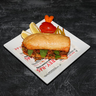 Somun Ekmek Arası Tavuk Tantuni görseli