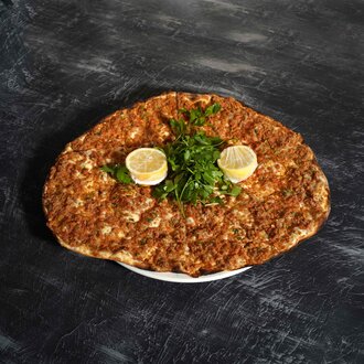 Lahmacun görseli