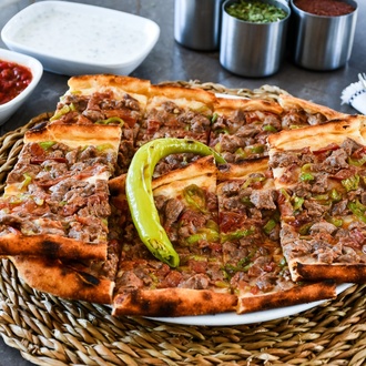 Kuşbaşılı Pide görseli