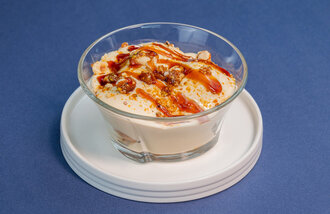 Karamel Çikolatalı Profiterol görseli