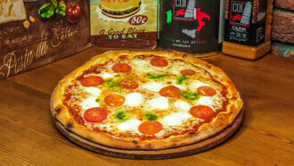 Margherita Deluxe Pizza görseli