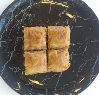 Cevizli Kare Ev Baklavası (1 Kg.) görseli