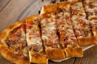 Kuşbaşılı Kaşarlı Pide görseli