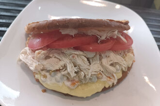 Tavuklu Spesiyal Ayvalık Tost görseli