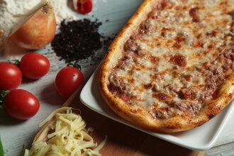 Kuşbaşılı Kaşarlı Pide görseli