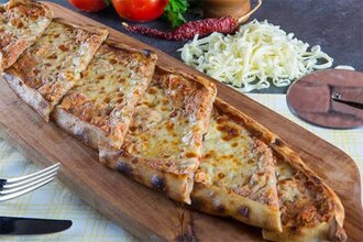 Kıymalı Yumurtalı Pide görseli