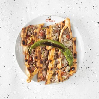 Kuşbaşılı Kaşarlı Pide görseli