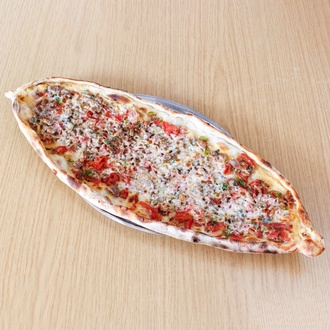 Kuşbaşılı Kaşarlı Pide görseli