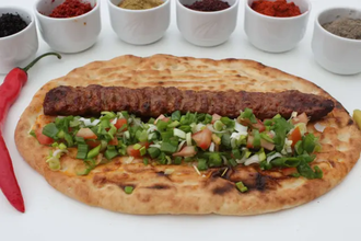 Antep Usulü Adana Kebap görseli