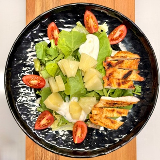 Tavuklu Ananas Salatası görseli