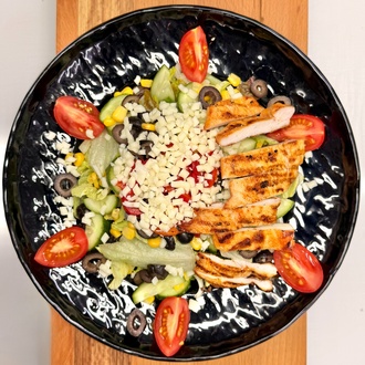 Izgara Tavuk Salatası görseli