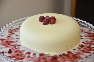 Frambuazlı Dondurmalı Pasta (6-8 Kişilik) görseli