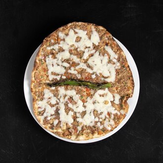 Kaşarlı Lahmacun görseli