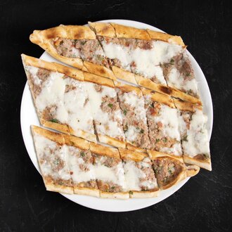 Kıymalı Kaşarlı Pide görseli