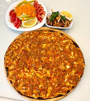 Lahmacun görseli