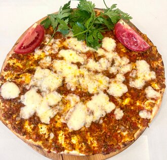 Kaşarlı Lahmacun görseli