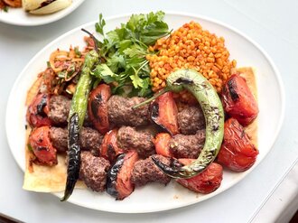 Domatesli Kebap görseli