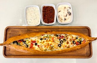 Mantarlı Kaşarlı Pide görseli