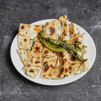 Ispanaklı Kaşarlı Pide görseli