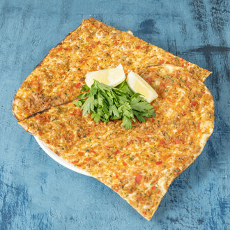 Lahmacun görseli