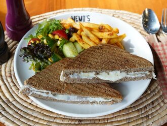 3 Peynirli Tost görseli