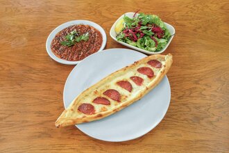 Sucuklu Kaşarlı Cantık görseli