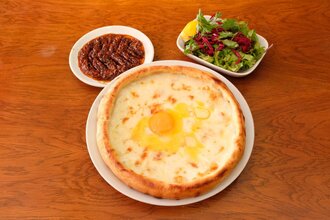 Kaşarlı Yumurtalı Karadeniz Pidesi (Yuvarlak) (1,5 Porsiyon) görseli