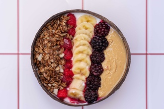 Berry Granola Bowl görseli