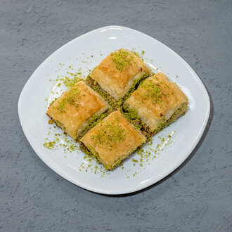 Antep Usulü Özel Kare Fıstıklı Baklava (500 Gr.) görseli