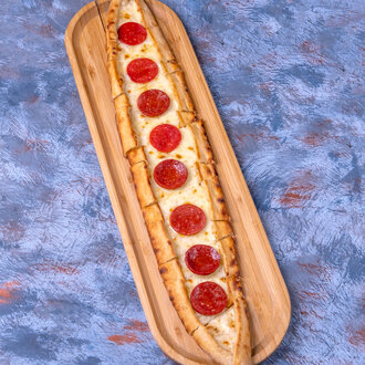 Kaşarlı Sucuklu Pide görseli