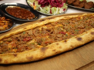 Kuşbaşılı Pide görseli