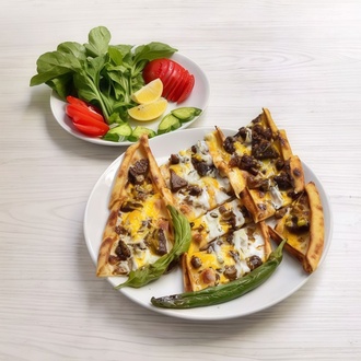 Kavurmalı Pide görseli