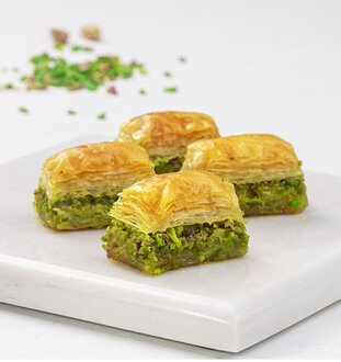 Bol Fıstıklı Baklava (4 Dilim) görseli