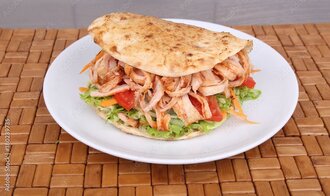 Tombik Ekmek Arası Tavuk Döner görseli