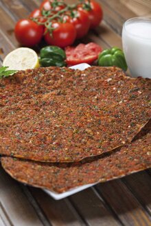 Antep Lahmacun ( Sarımsaklı ) görseli