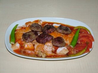 Yoğurtlu Köfte görseli