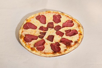 Kaburgalı Füme Etli Pizza görseli