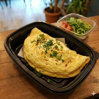 Mantarlı & Sucuklu & Kaşarlı Omlet görseli